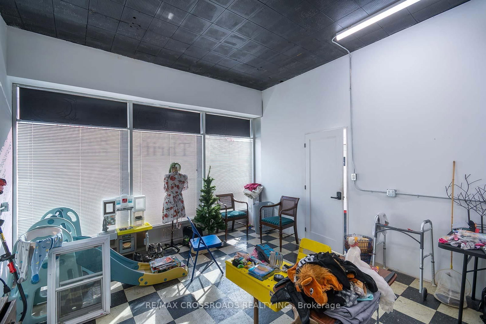 2230 Kingston Road - Photo 23