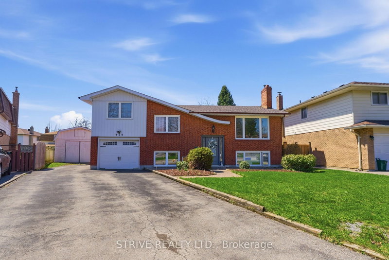 524 Lisbon Crt, Oshawa, L1J 6R3 | Image 2