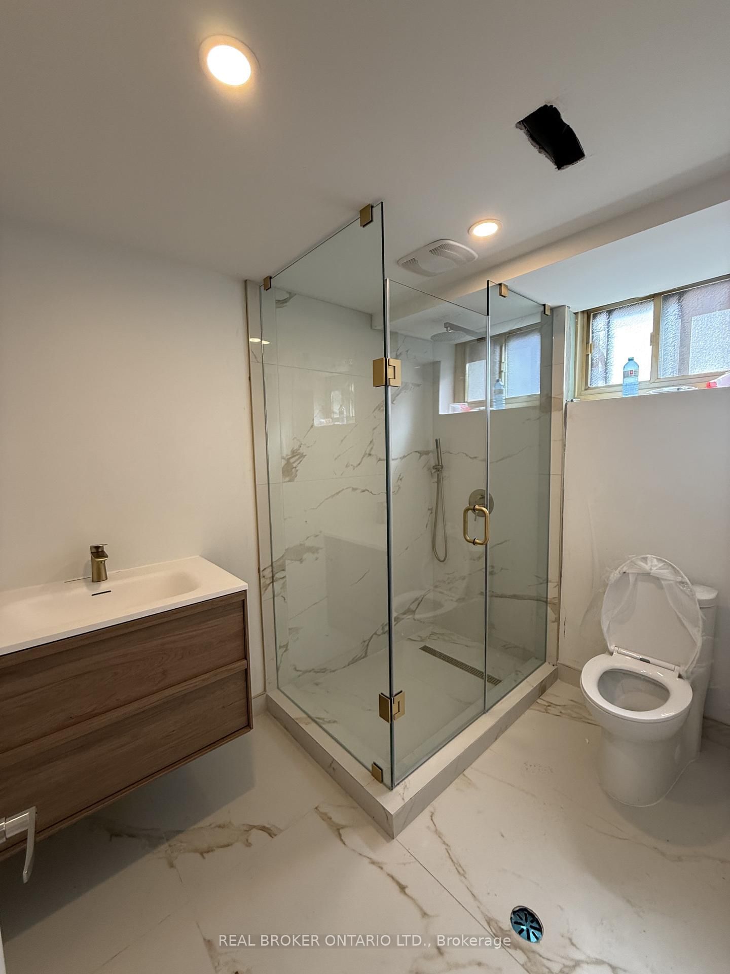 214 Fairglen Avenue, Unit Bsmt - Photo 9