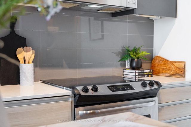 419 - 1190 Dundas Street E