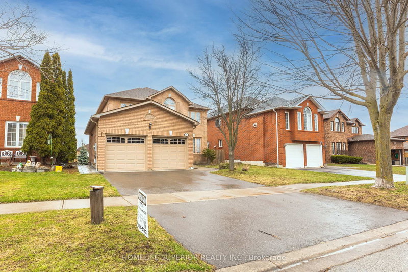 95 Clune Pl, Whitby, L1R 2C6 | Image 2