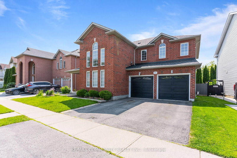 1081 Langford St, Oshawa, L1K 2V9 | Image 3