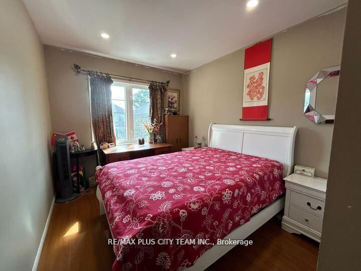 10 Cullcastle Street W - Photo 13