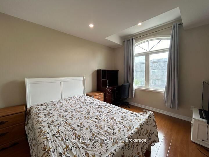 10 Cullcastle Street W - Photo 16