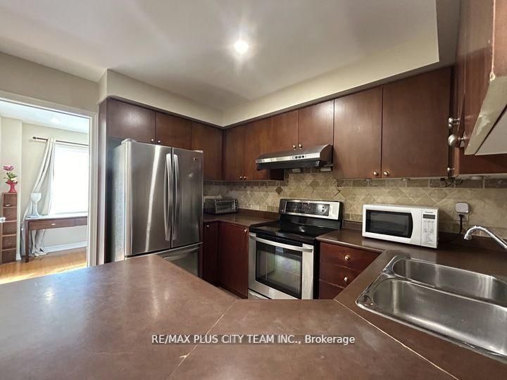 10 Cullcastle Street W - Photo 17
