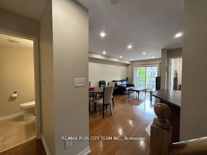 10 Cullcastle Street W - Photo 18