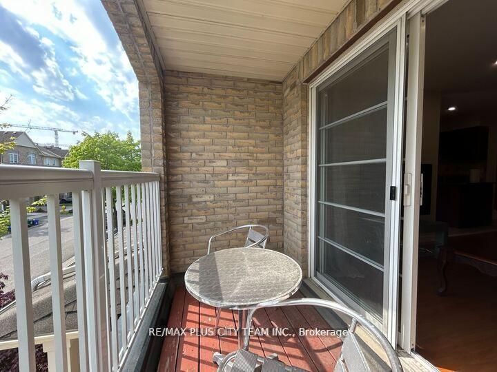 10 Cullcastle Street W - Photo 19
