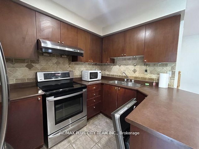 10 Cullcastle Street W