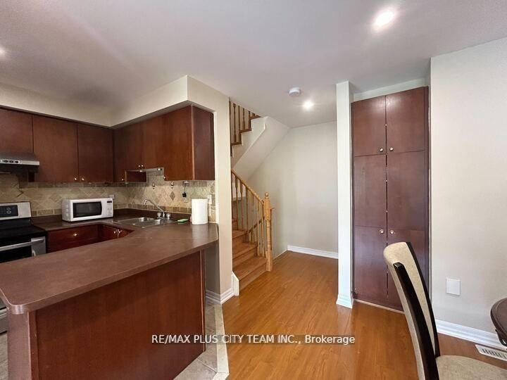 10 Cullcastle Street W - Photo 24