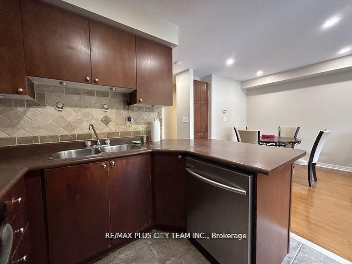 10 Cullcastle Street W - Photo 25
