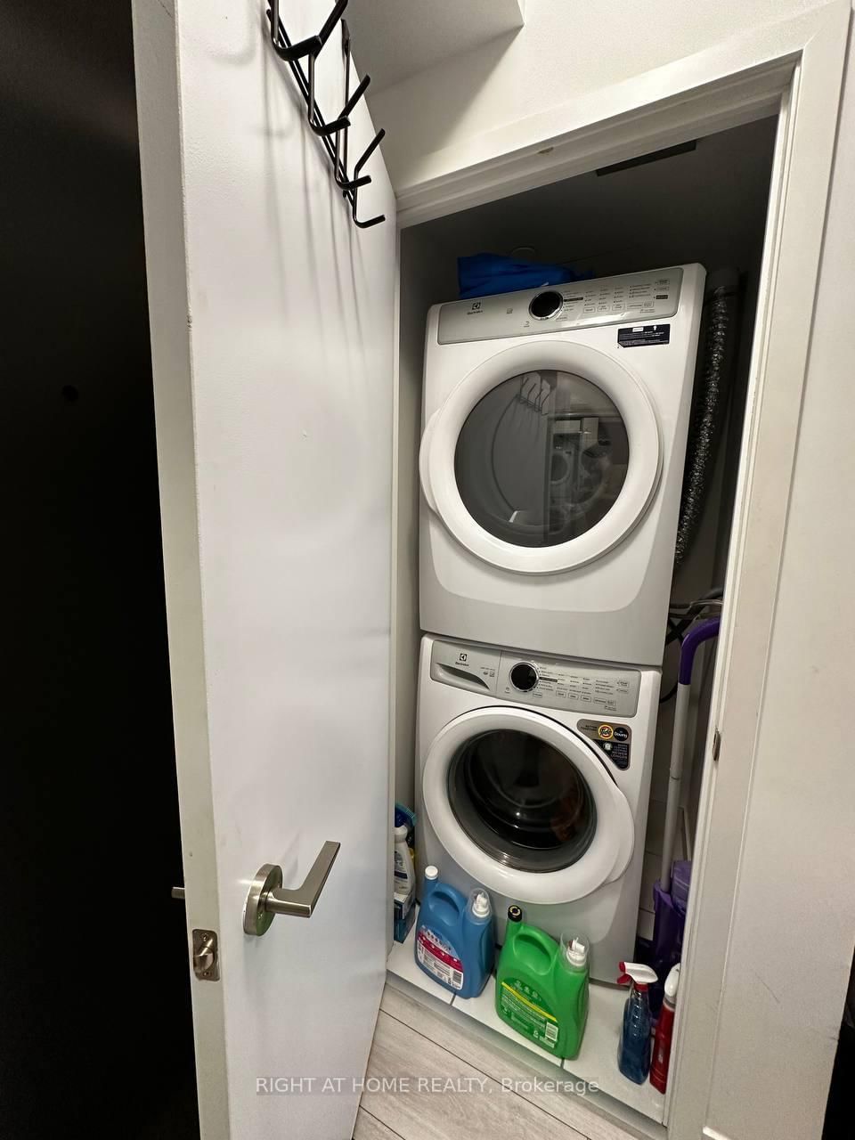 2033 Kennedy Road, Unit 1802 - Photo 14