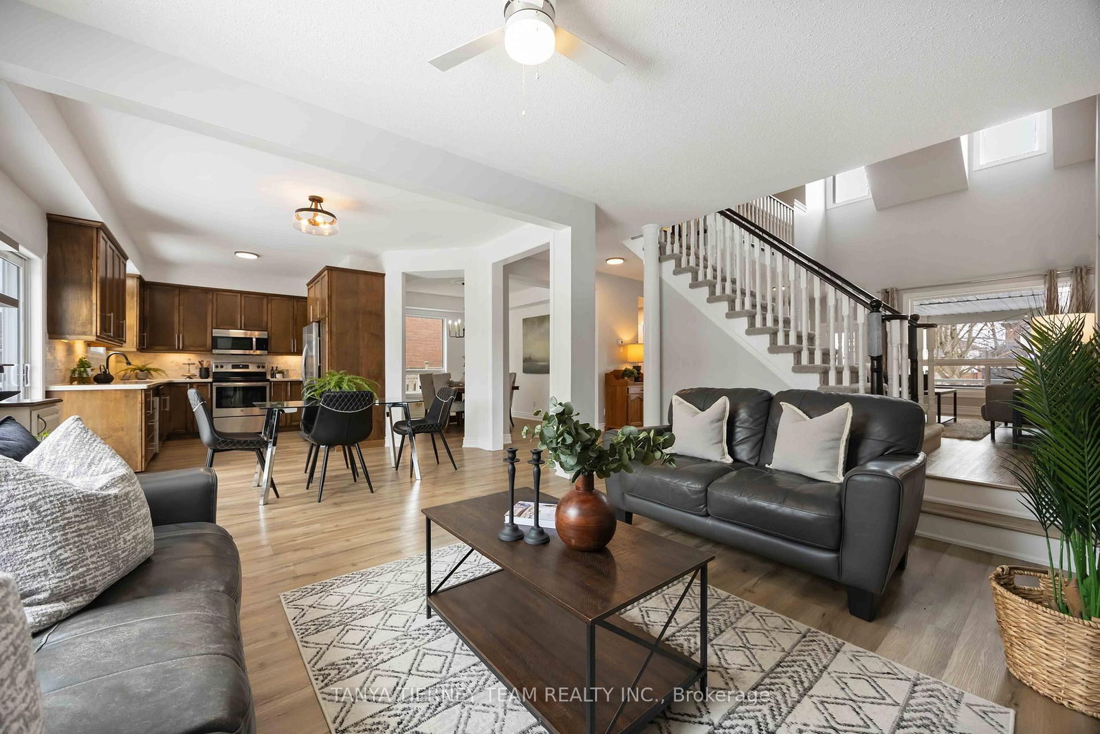 140 Vipond Road - Photo 12