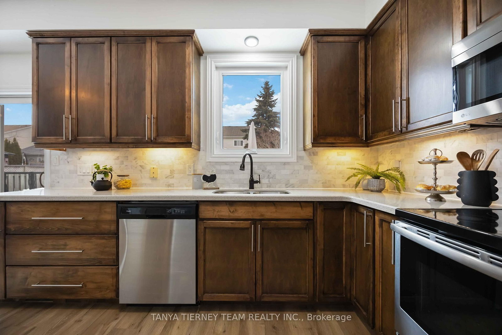 140 Vipond Road - Photo 19