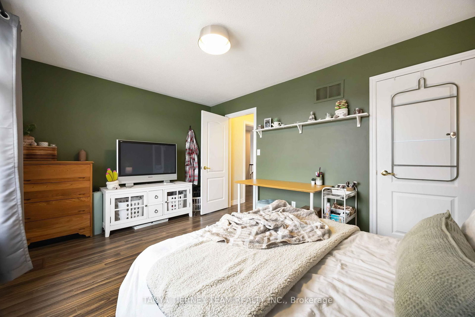 140 Vipond Road - Photo 34