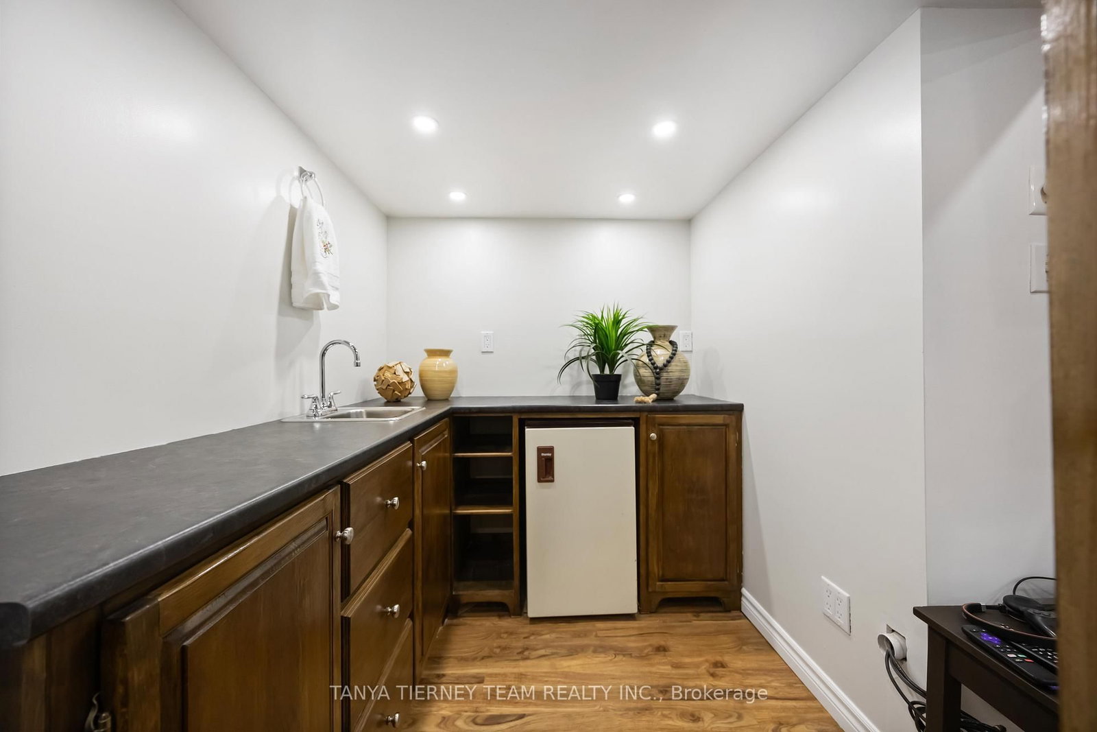 140 Vipond Road - Photo 37