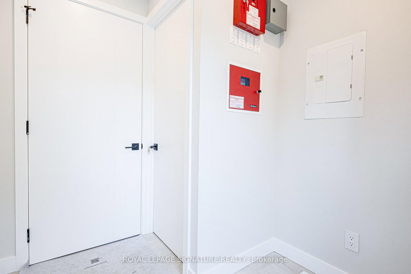 Upper - 20 Kewbeach Ave, Toronto, M4L 1B7 | Image 3