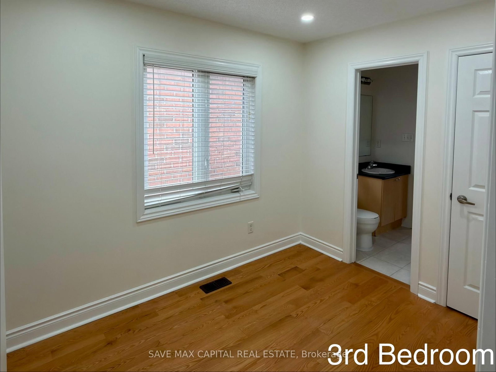 530 Kingston Road, Unit 19 - Photo 18