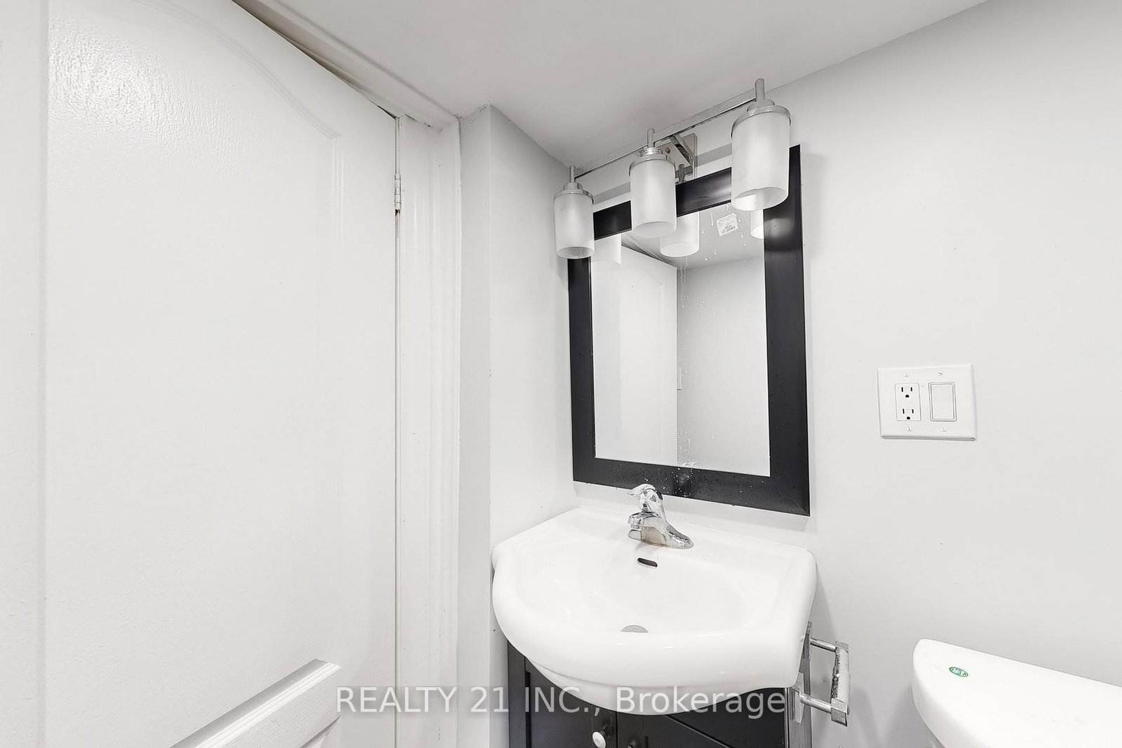 Detached House for sale at 125 S Woodrow Boulevard, Toronto, Ontario, M1N 3L8 - Birchcliffe-Cliffside - MLS: E13021748