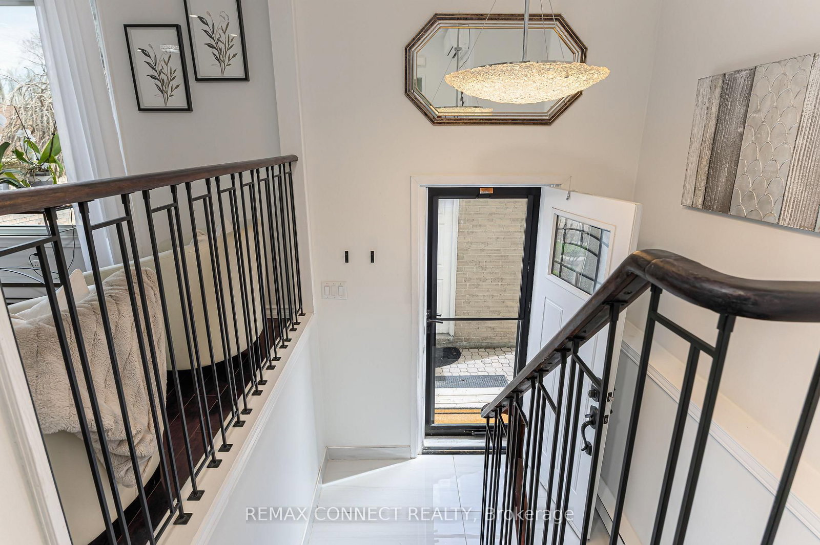 594 Waverly Street N - Photo 10