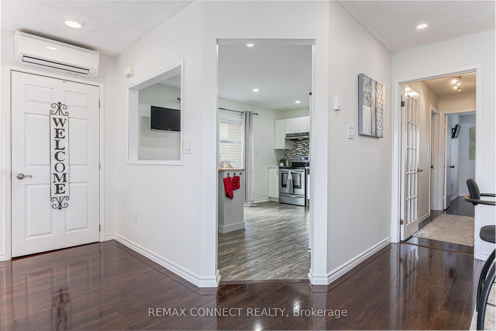 594 Waverly Street N - Photo 16