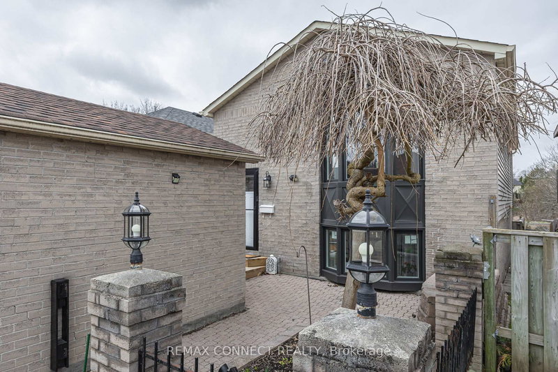 594 Waverly St N, Oshawa, L1J 7G1 | Image 2