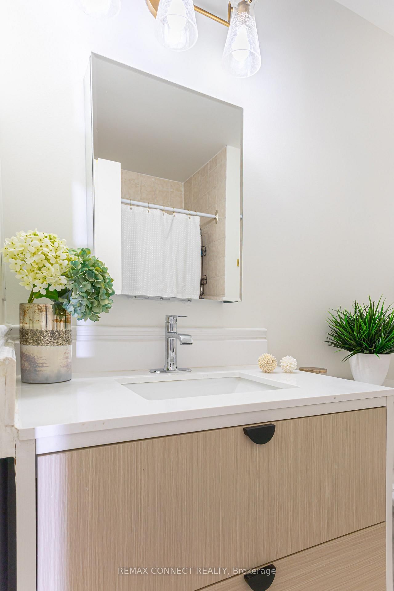 594 Waverly Street N - Photo 21