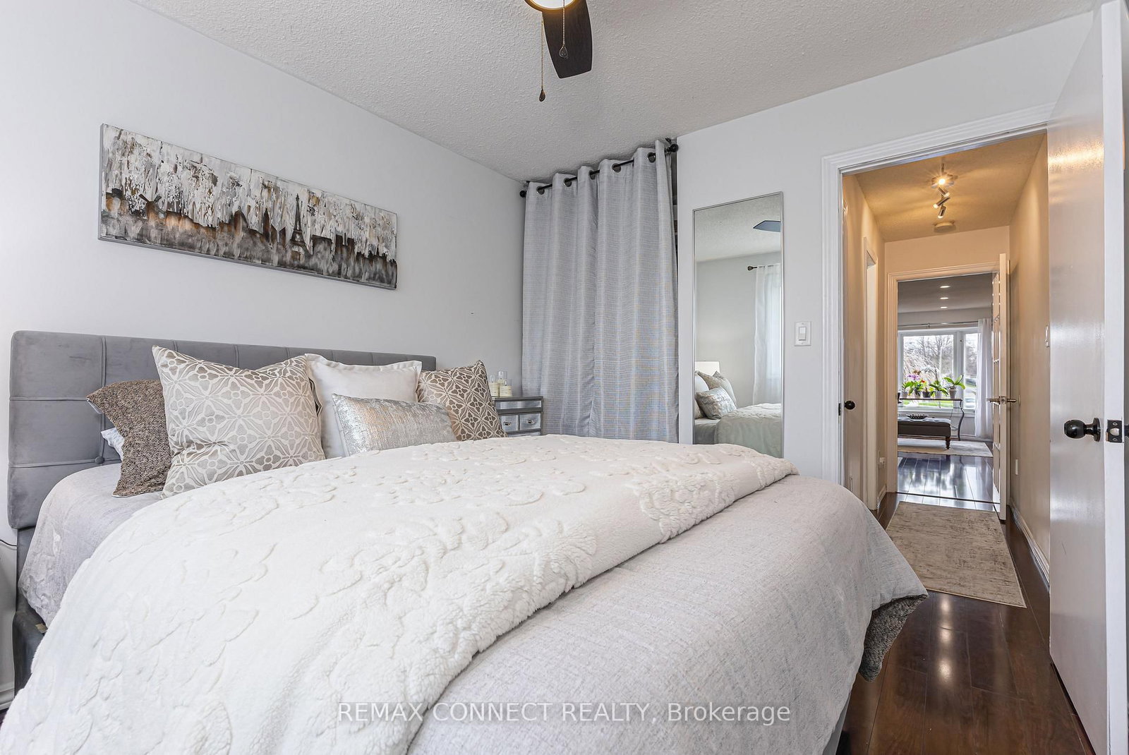 594 Waverly Street N - Photo 23