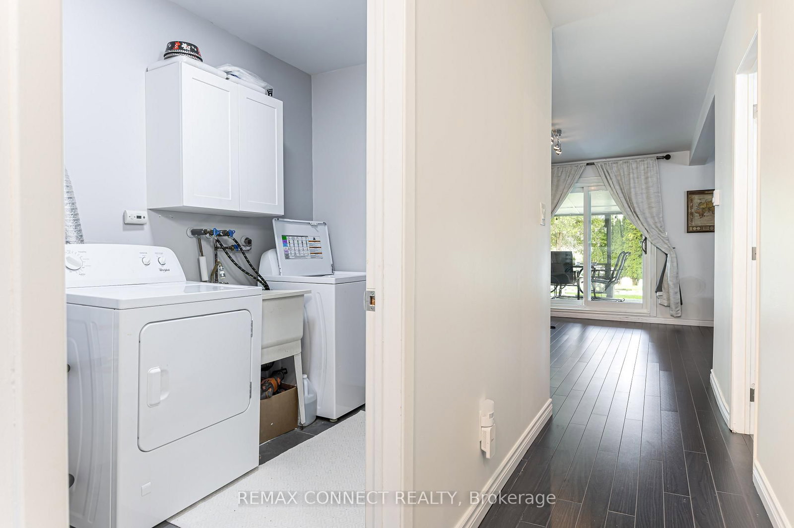 594 Waverly Street N - Photo 29