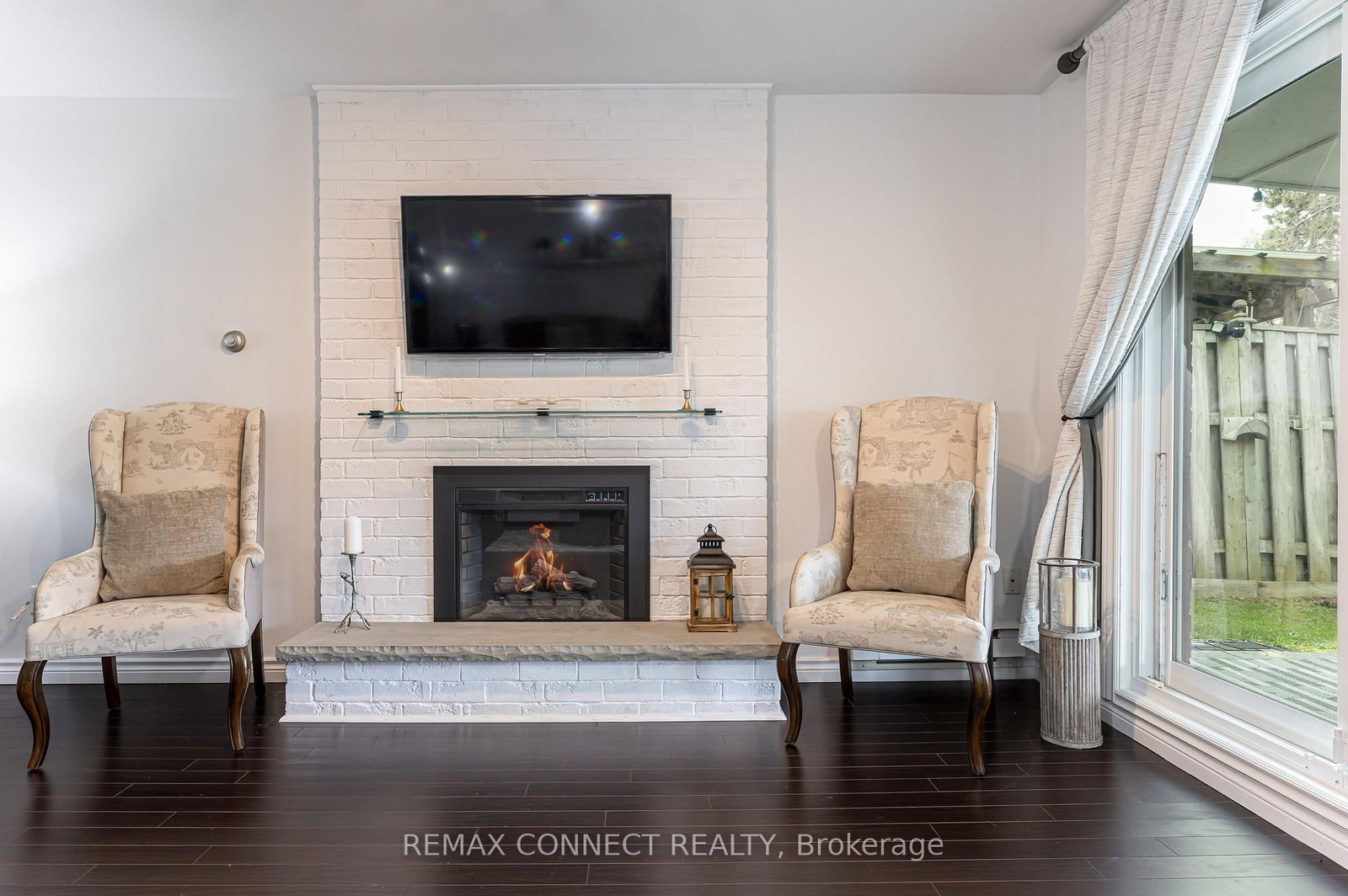 594 Waverly Street N - Photo 33