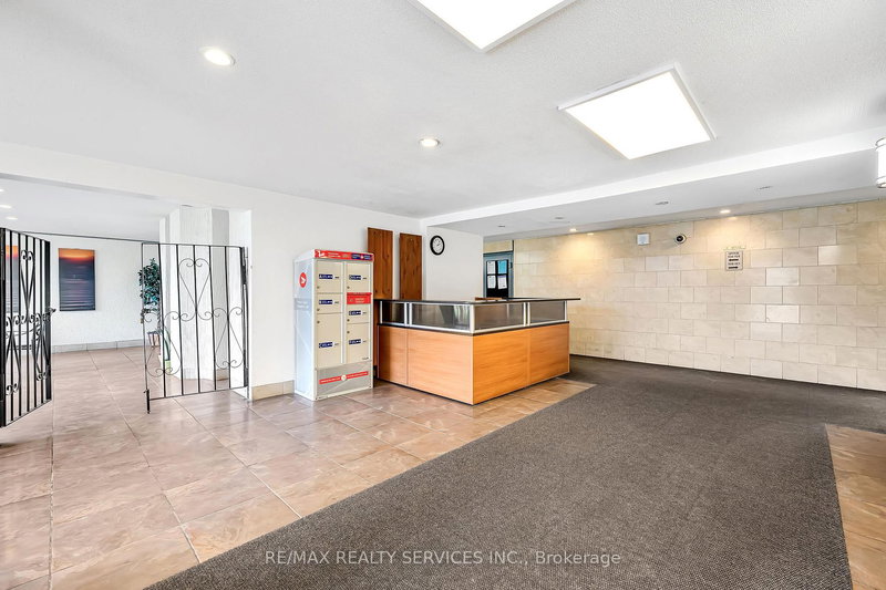 1701 - 180 Markham Rd, Toronto, M1M 2Z9 | Image 3