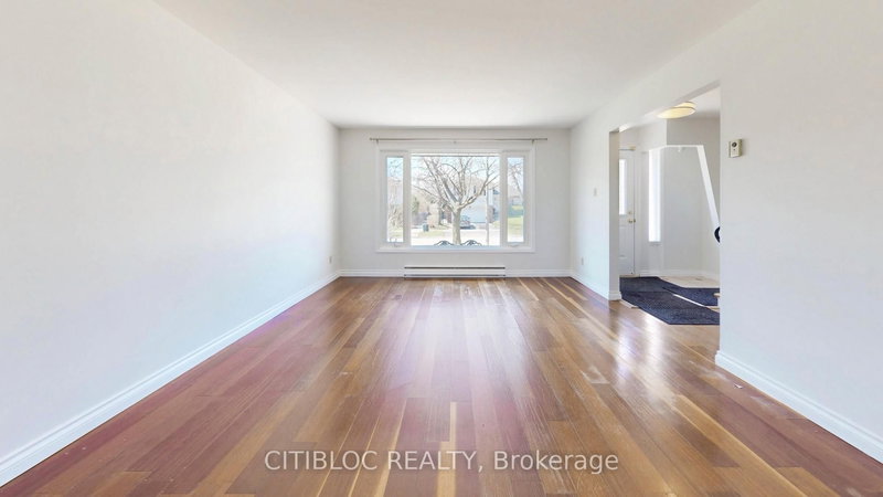 11 Castle Hill Dr, Toronto, M1T 2Y2 | Image 3