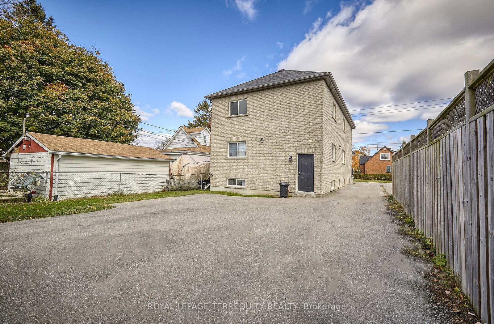 556 Park Road S, Unit 2 - Photo 19