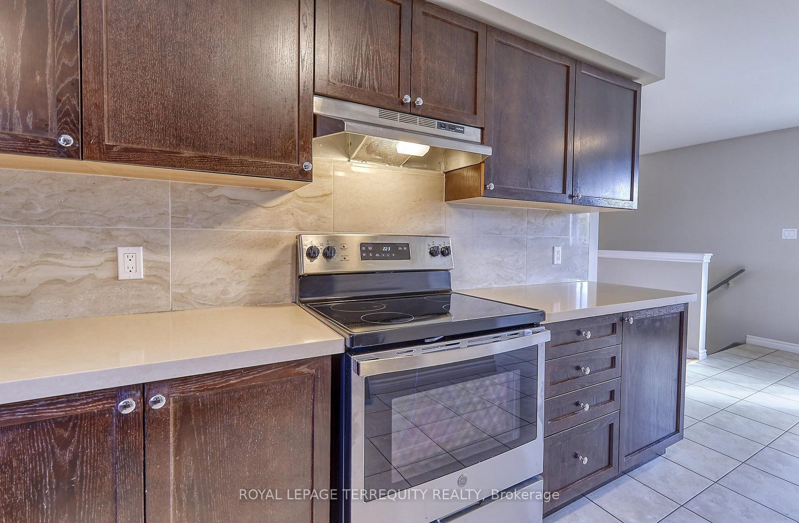 556 Park Road S, Unit 2 - Photo 7