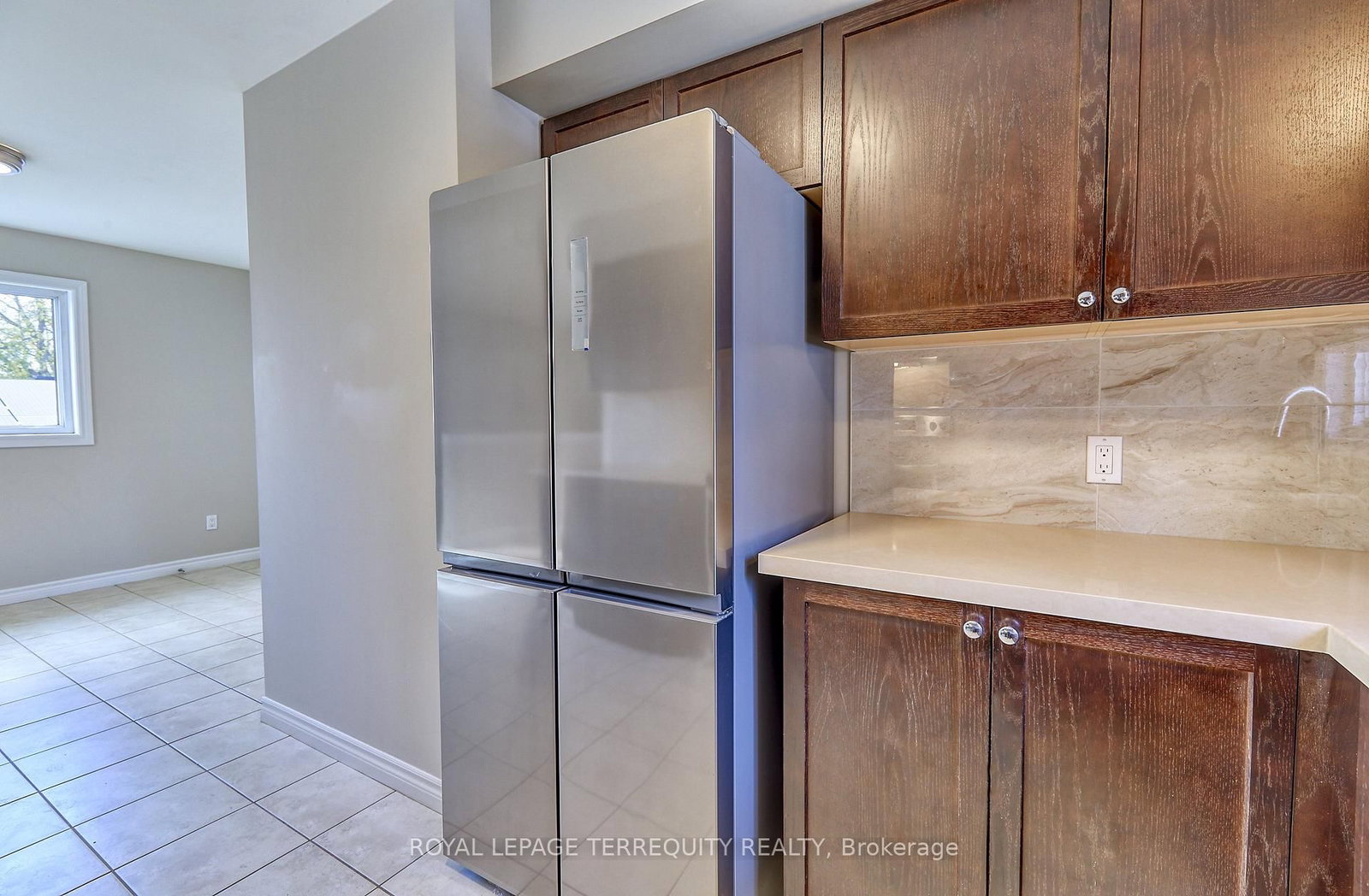 556 Park Road S, Unit 2 - Photo 8