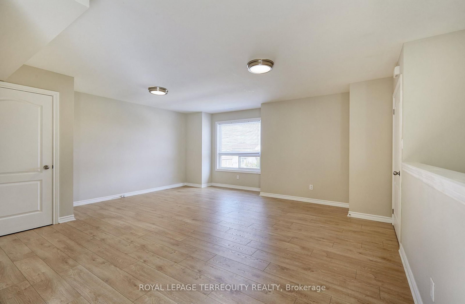 556 Park Road S, Unit 2 - Photo 9