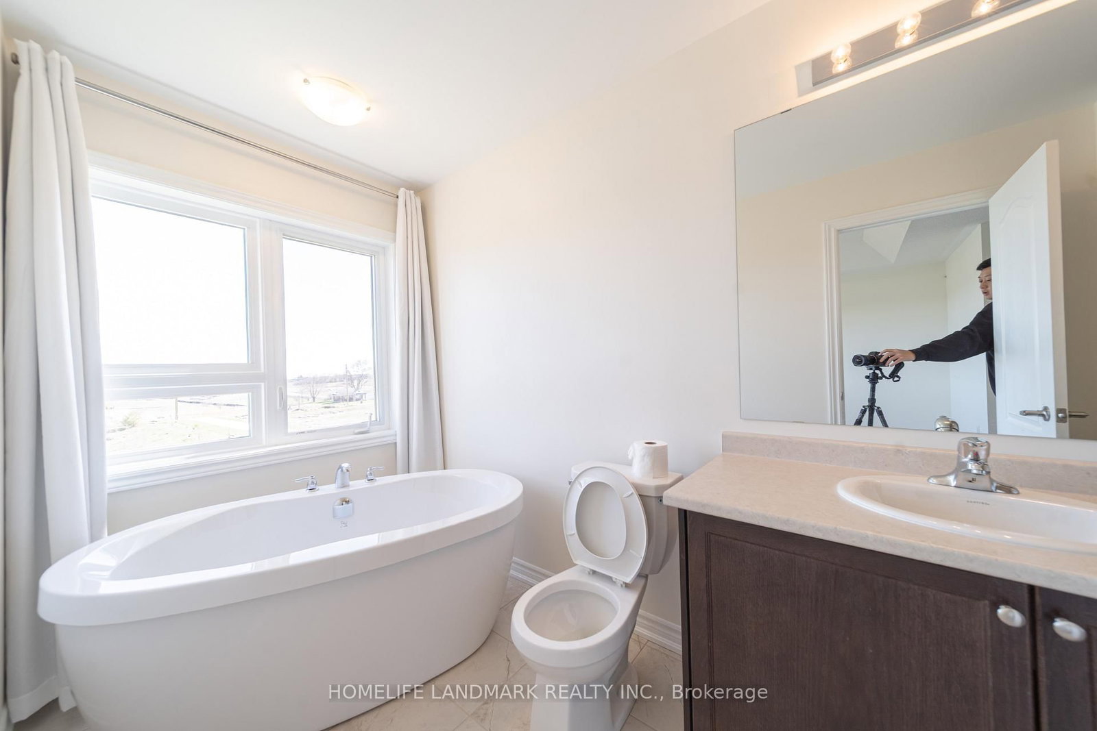 1195 Rexton Drive - Photo 15