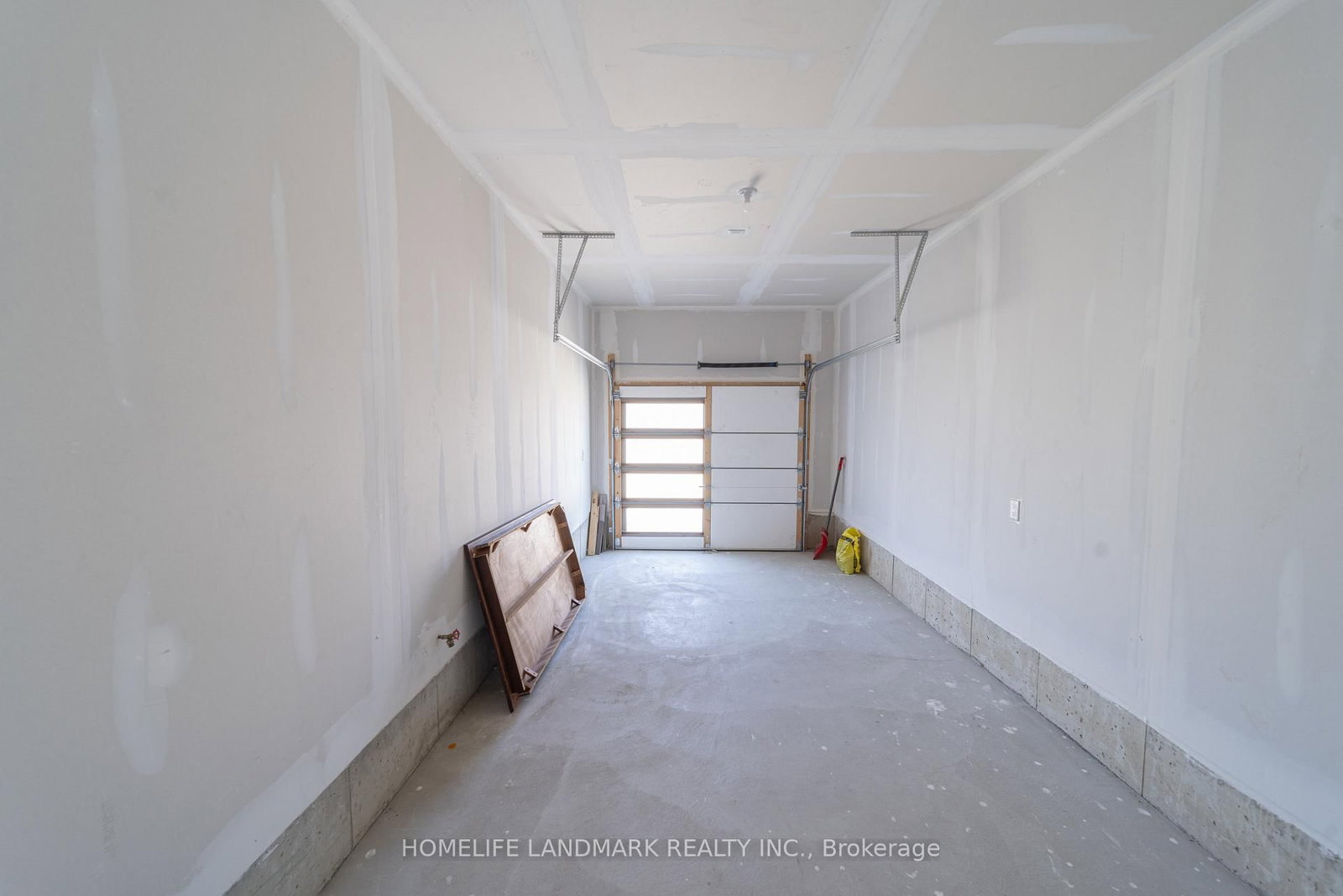 1195 Rexton Drive - Photo 18