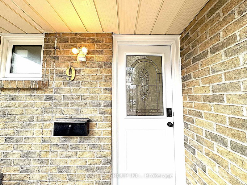 9 Truro Cres, Toronto, M1V 2H7 | Image 3