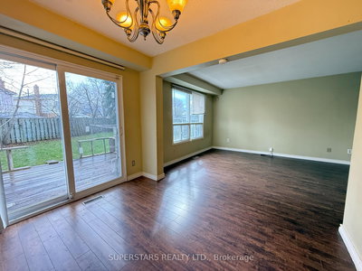 24 Oakhaven Drive, Toronto, Ontario image-0-3