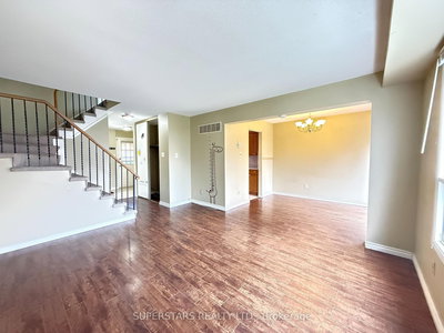 24 Oakhaven Drive, Toronto, Ontario image-0-4