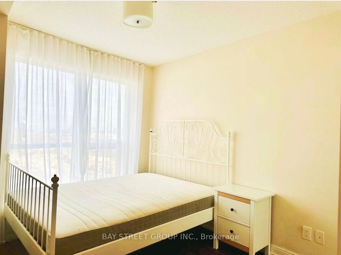 151 Village Green Square, Unit 1908 - Photo 7