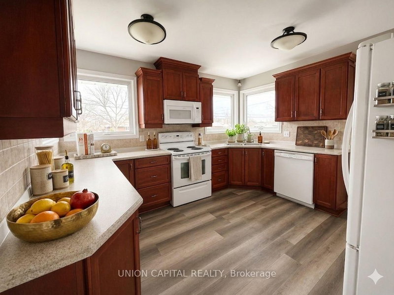 Main - 564 Central Park Blvd N, Oshawa, L1G 6A4 | Image 3