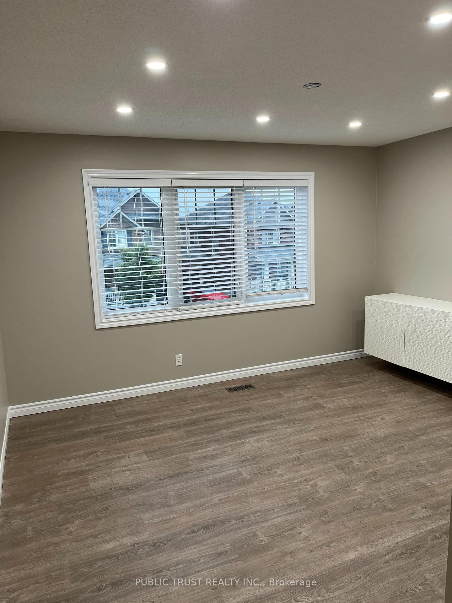 2360 Dobbinton Street - Photo 29