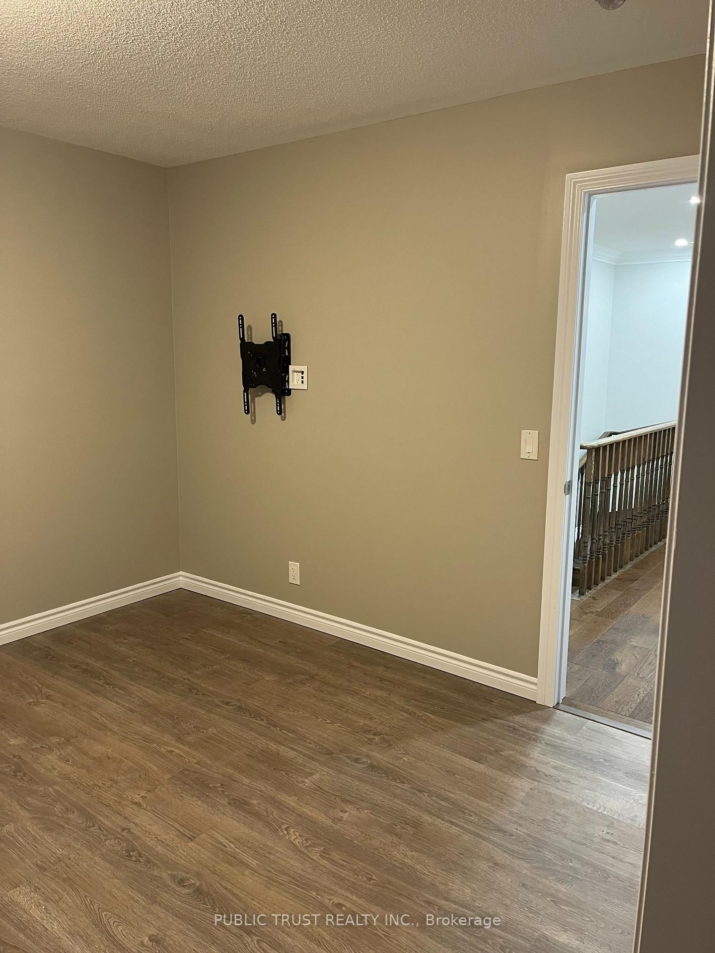 2360 Dobbinton Street - Photo 33