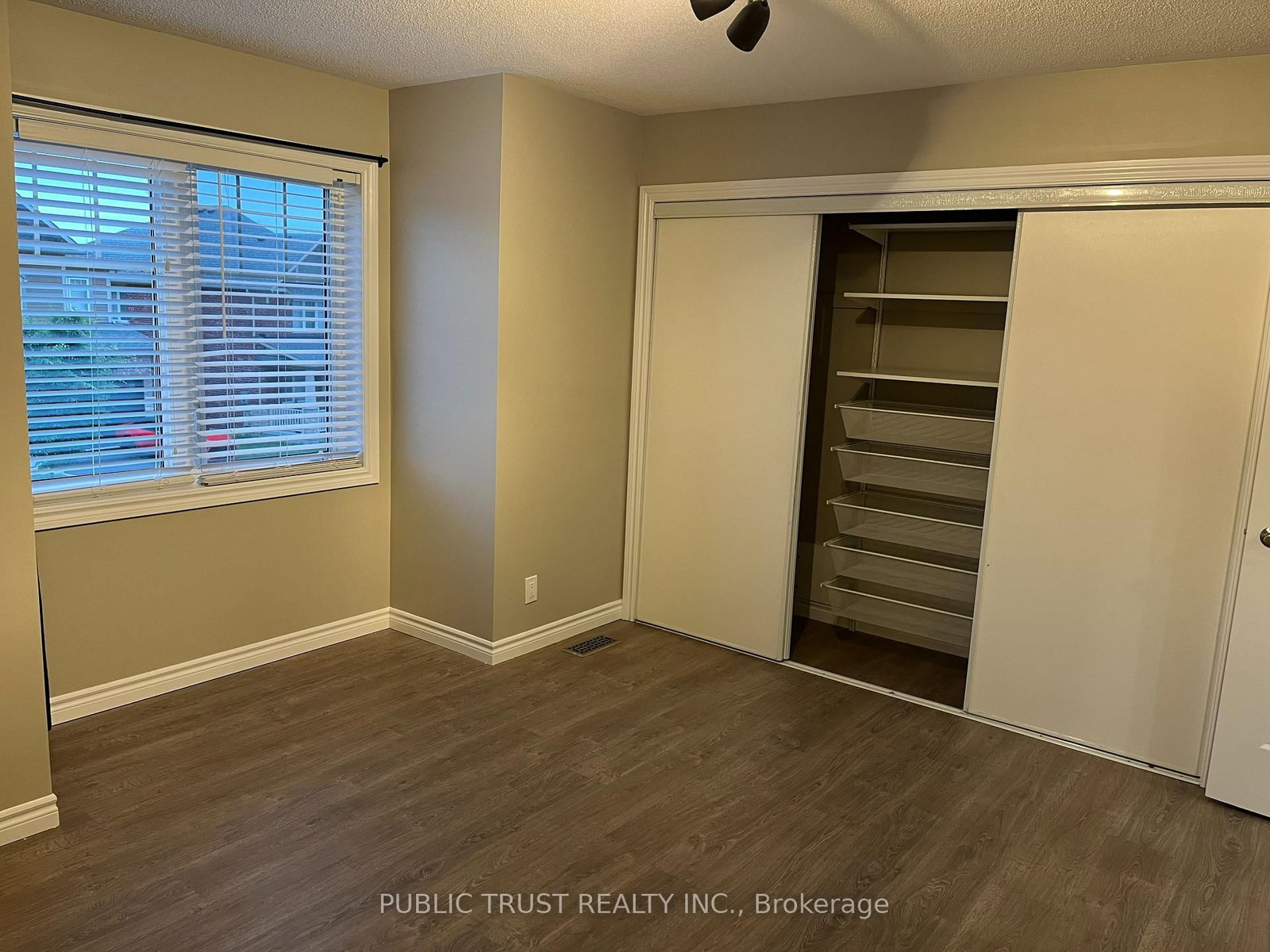 2360 Dobbinton Street - Photo 35