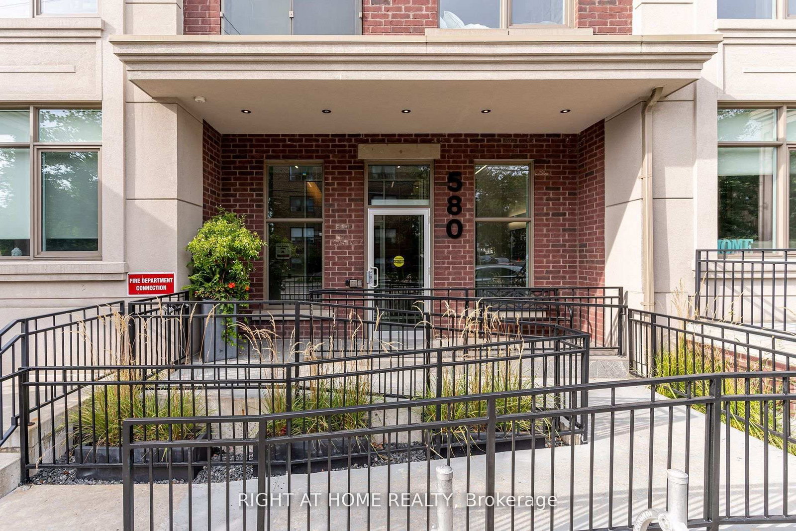 580 Kingston Road, Unit 601 - Photo 35