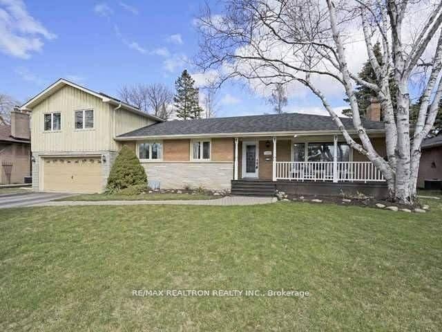 Upper - 325 Cochrane Street