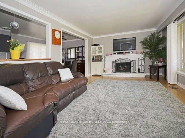 325 Cochrane Street, Unit Upper - Photo 3