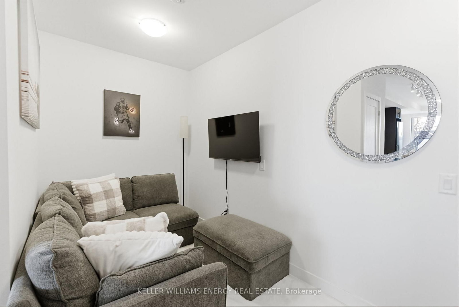 2545 Simcoe Street N, Unit 211 - Photo 4