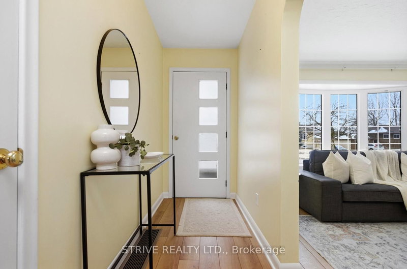 447 Ridgeway Ave, Oshawa, L1J 2V8 | Image 2